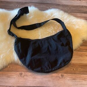BAGGU Black Crescent Shoulder Bag